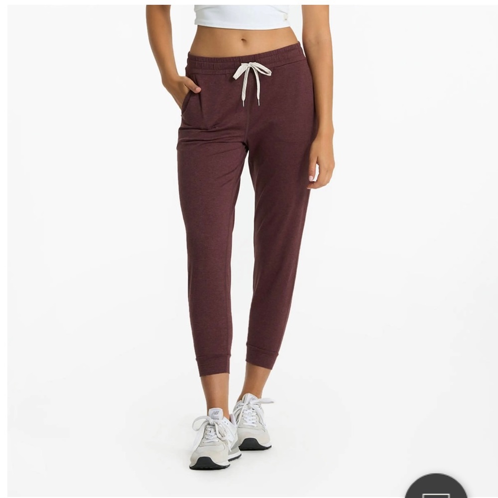 Vuori performance joggers